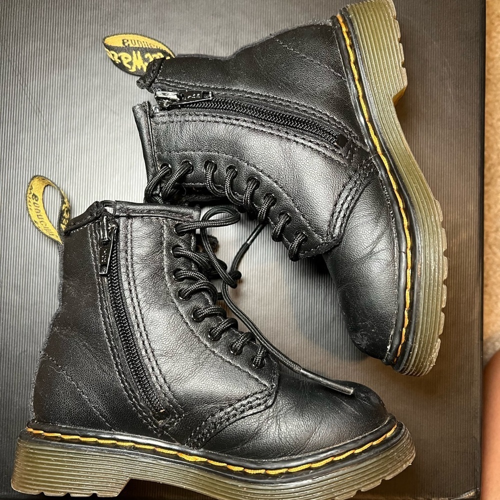 Dr. Martens Kids Black Boots - Picture 3 of 3